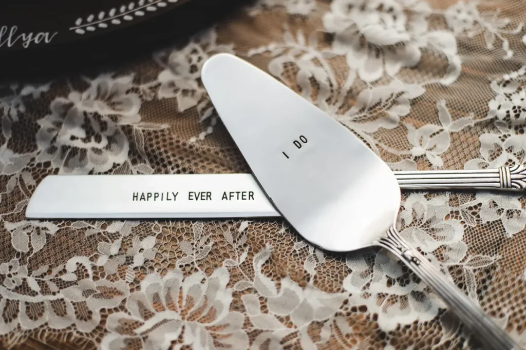 wedding cake serving utensils